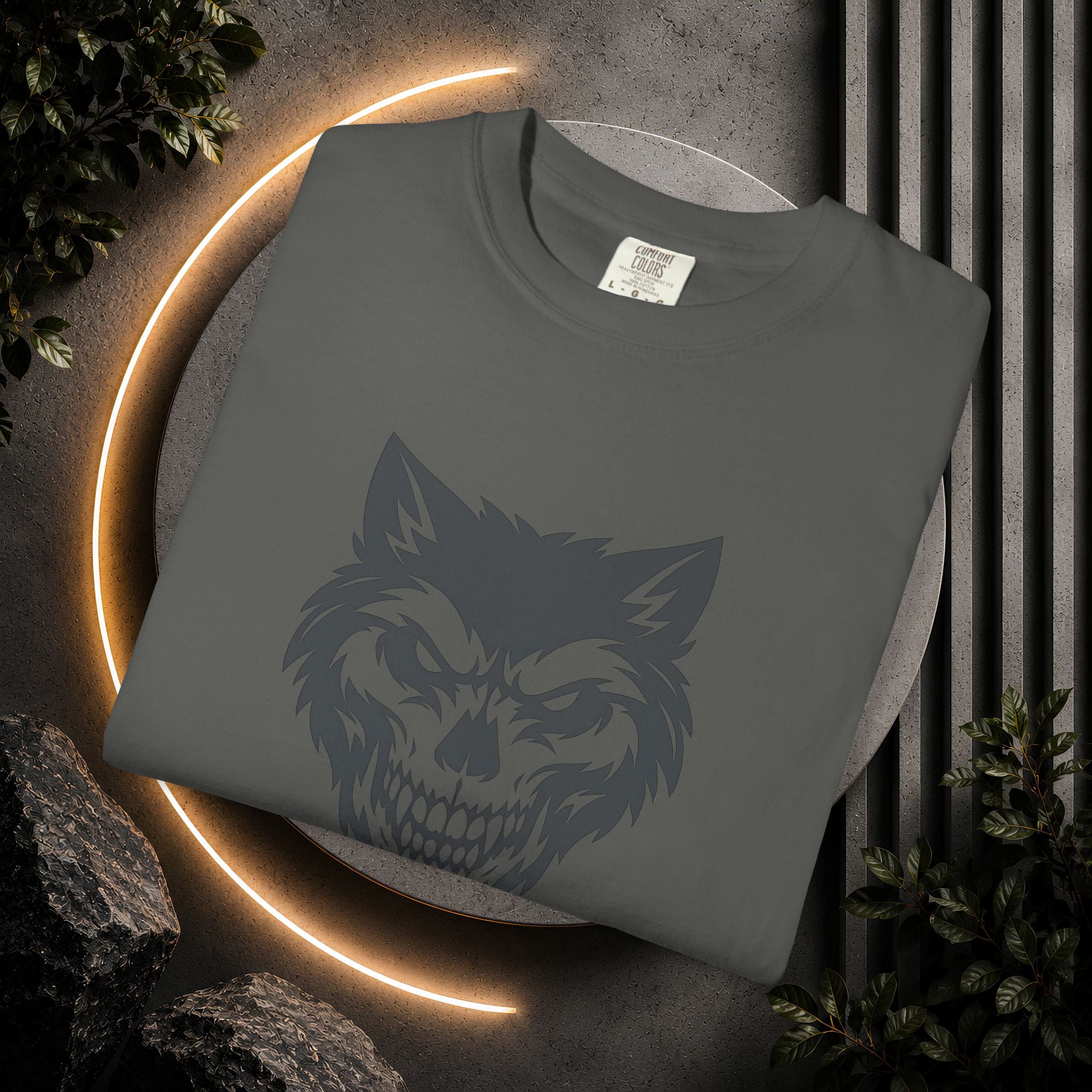 Wolf Skull Graphic T-Shirt — Edgy Horror Animal Tee