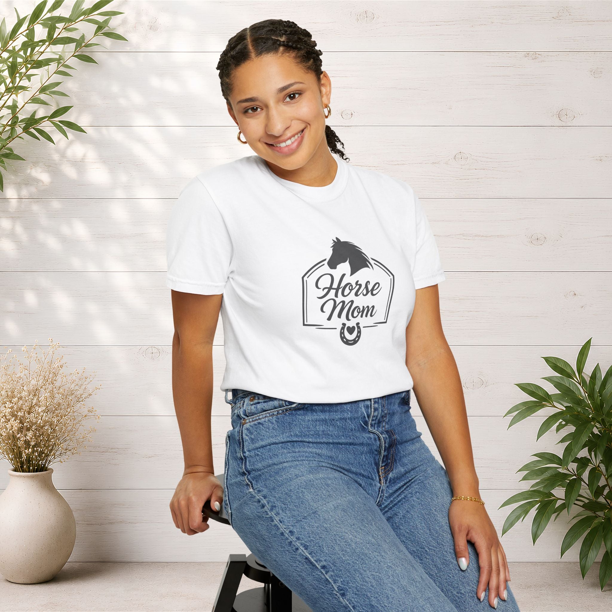 Horse Mom T-Shirt — Equestrian Tee with Horse Silhouette & Horseshoe