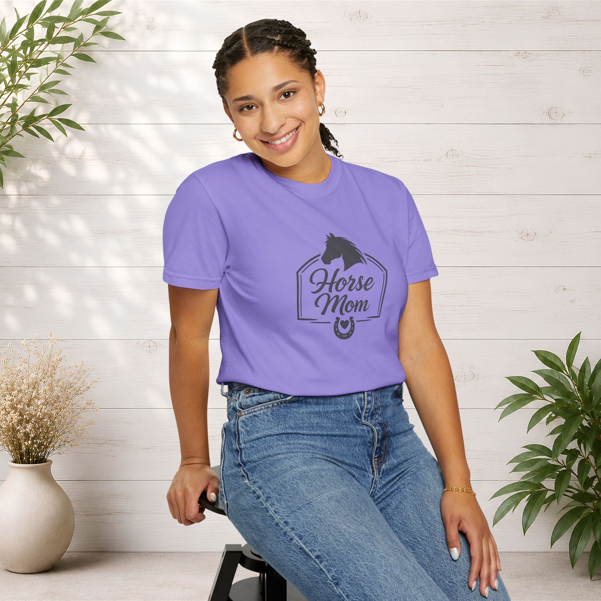 Horse Mom T-Shirt — Equestrian Tee with Horse Silhouette & Horseshoe