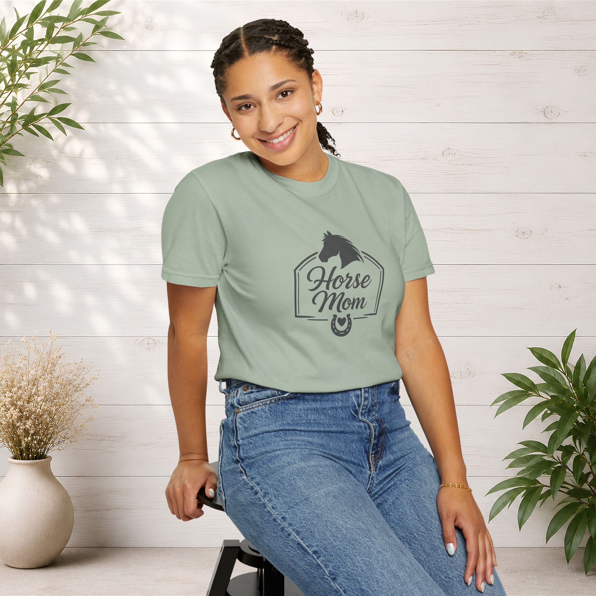 Horse Mom T-Shirt — Equestrian Tee with Horse Silhouette & Horseshoe