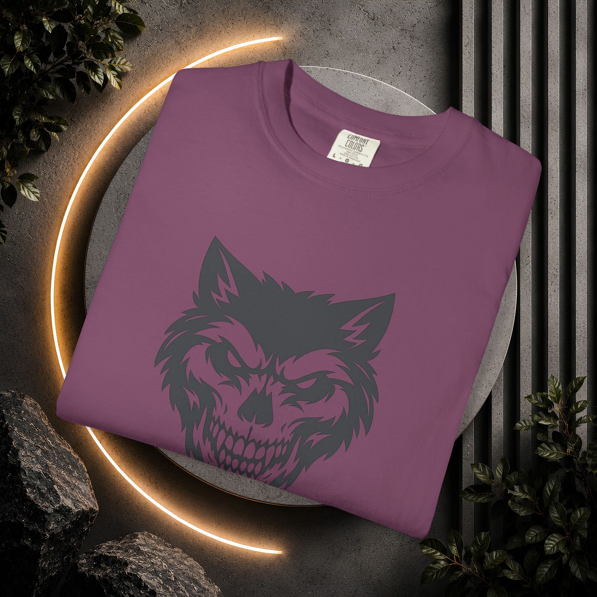 Wolf Skull Graphic T-Shirt — Edgy Horror Animal Tee
