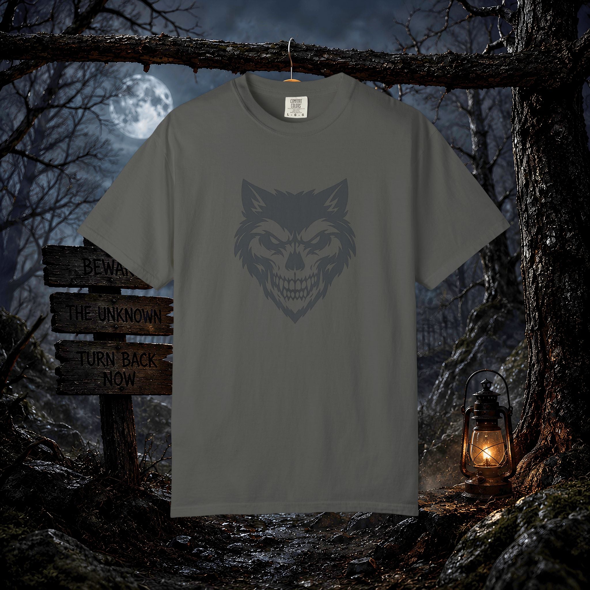Wolf Skull Graphic T-Shirt — Edgy Horror Animal Tee