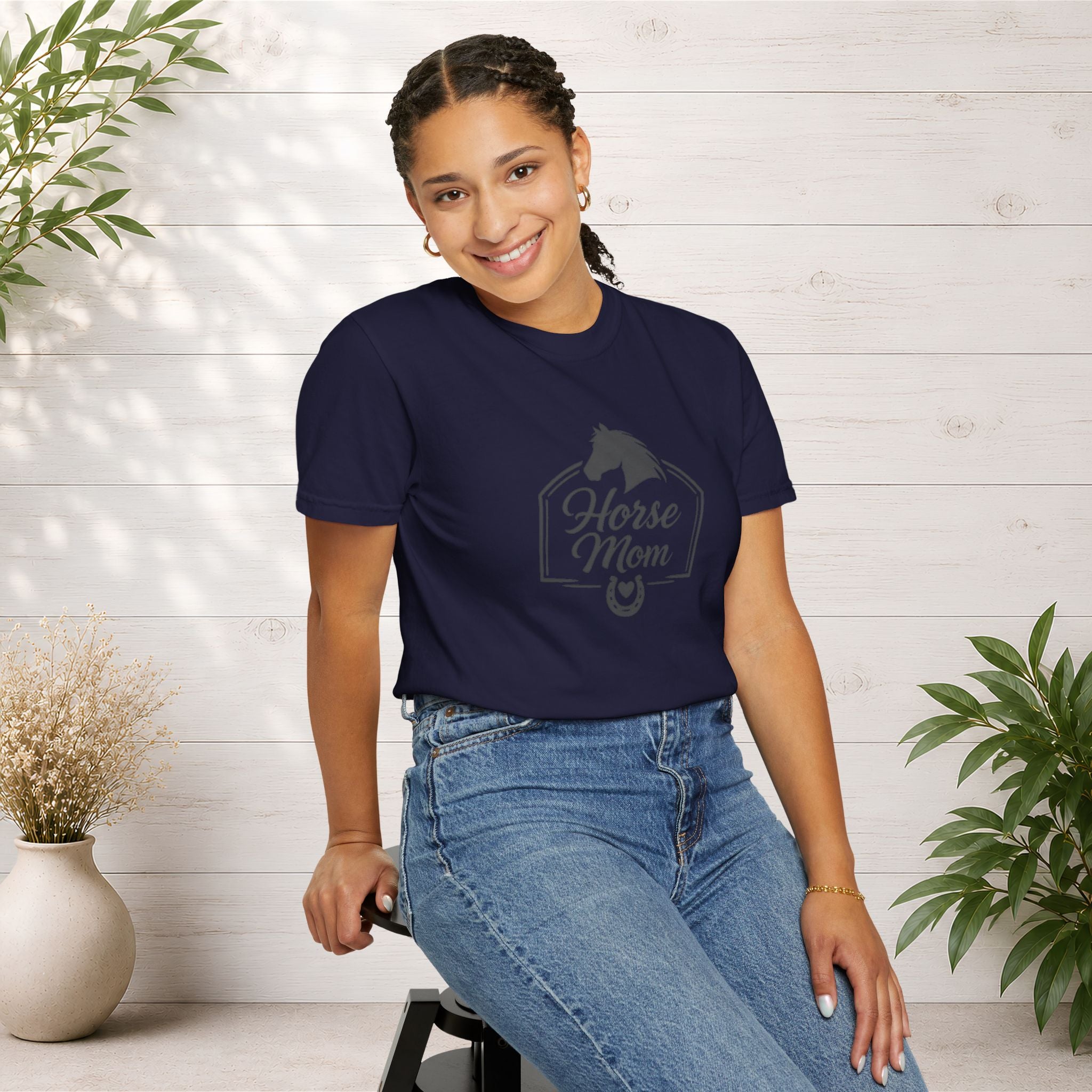 Horse Mom T-Shirt — Equestrian Tee with Horse Silhouette & Horseshoe
