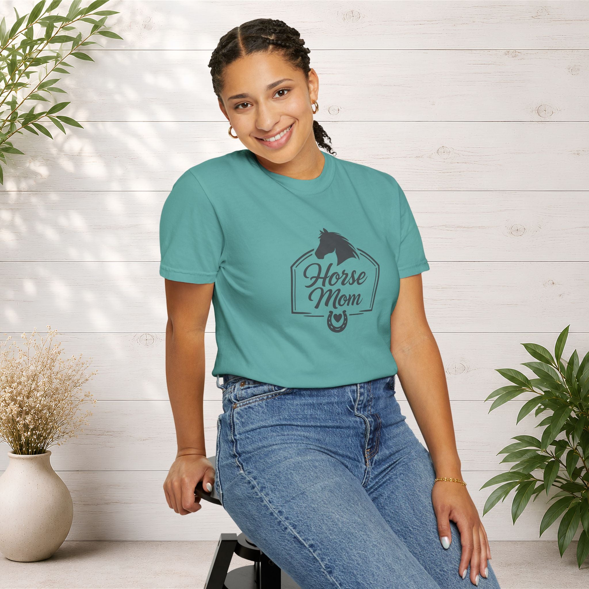 Horse Mom T-Shirt — Equestrian Tee with Horse Silhouette & Horseshoe