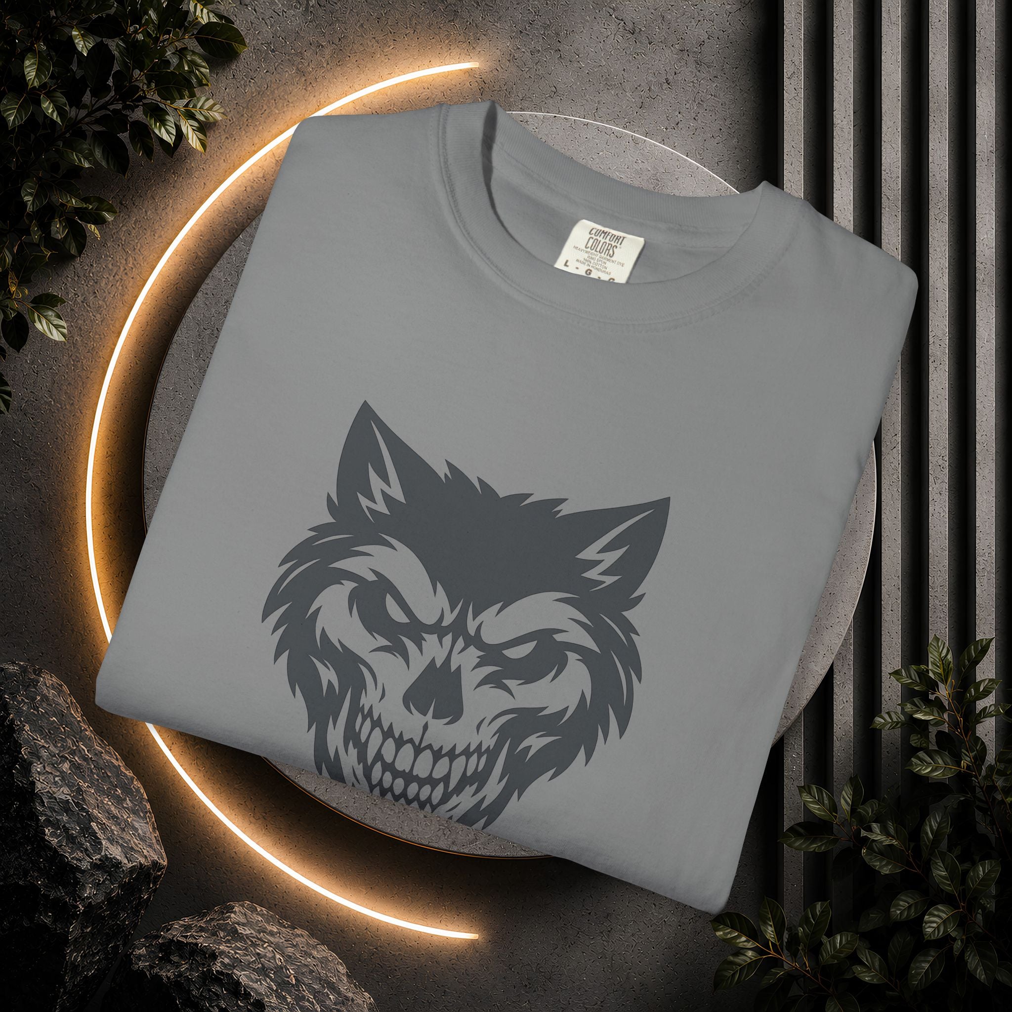Wolf Skull Graphic T-Shirt — Edgy Horror Animal Tee