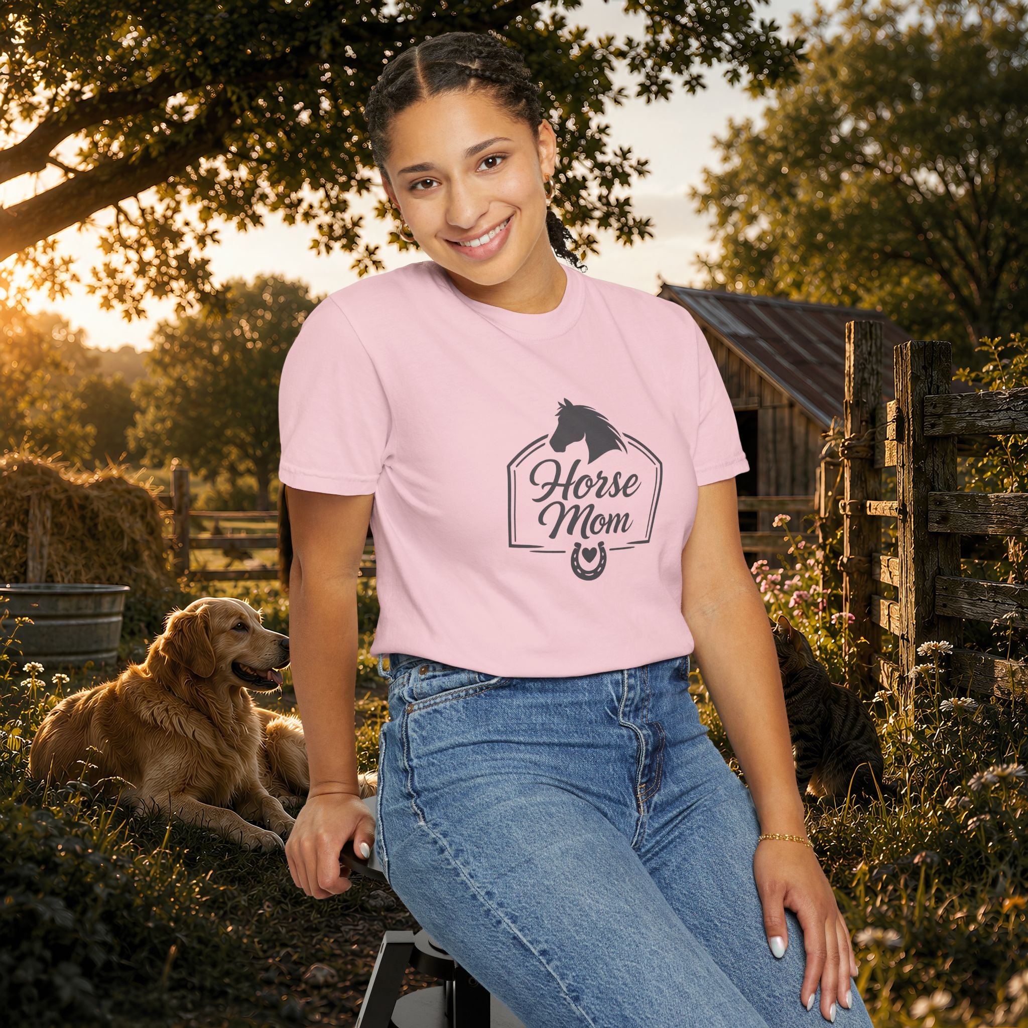 Horse Mom T-Shirt — Equestrian Tee with Horse Silhouette & Horseshoe