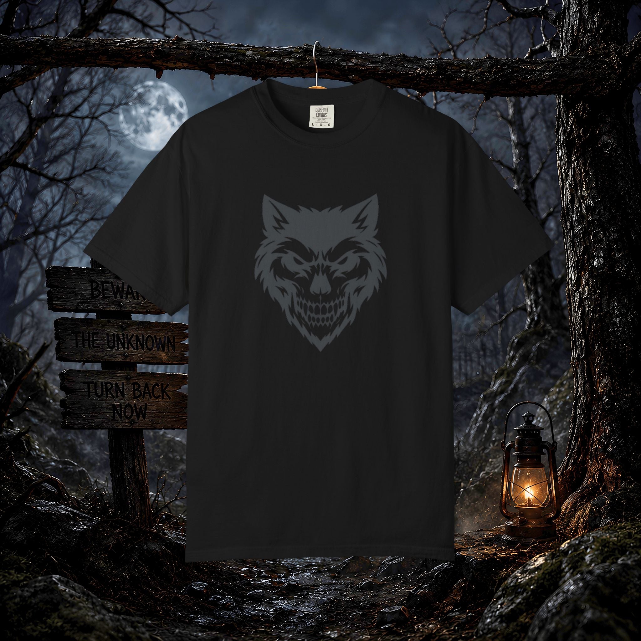 Wolf Skull Graphic T-Shirt — Edgy Horror Animal Tee