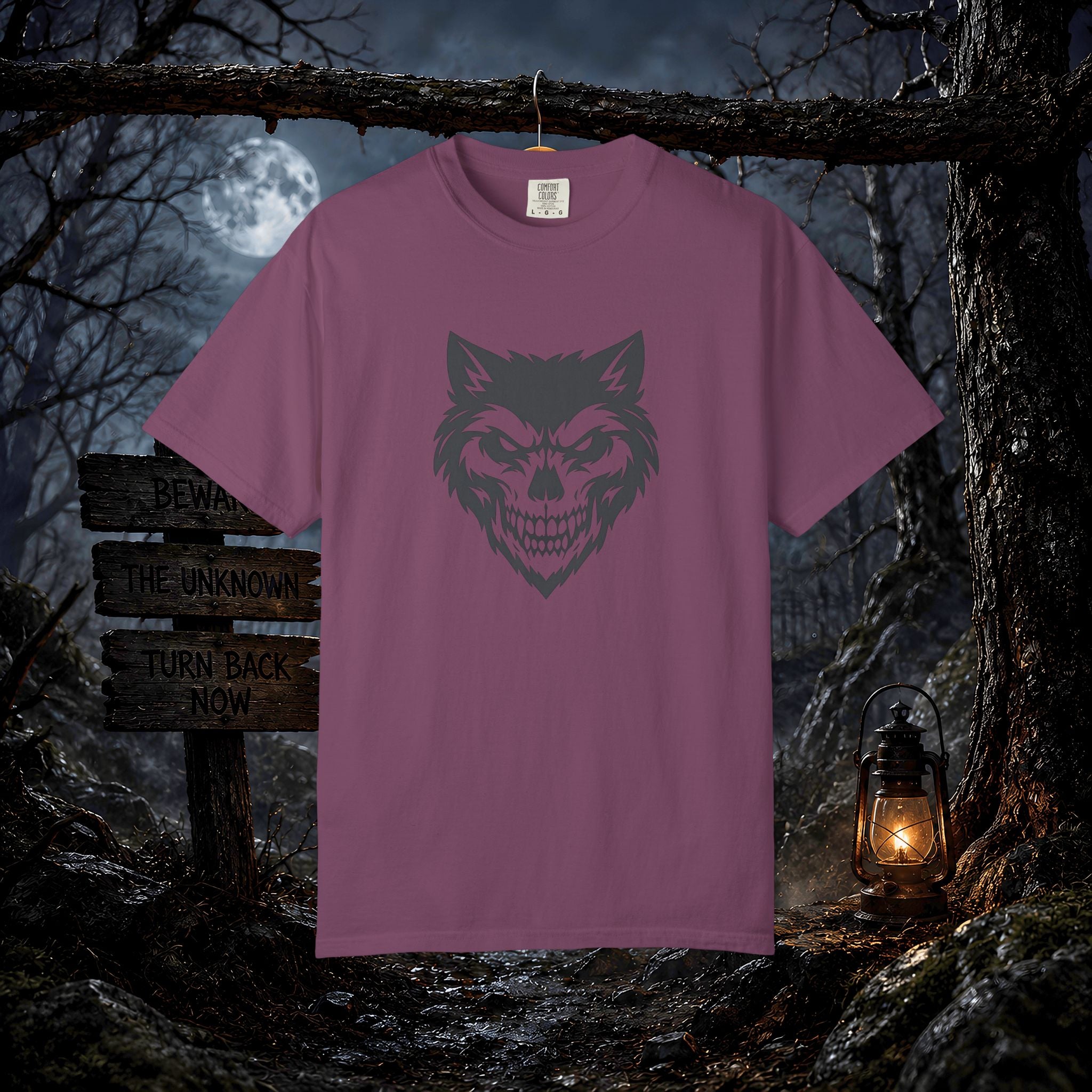 Wolf Skull Graphic T-Shirt — Edgy Horror Animal Tee